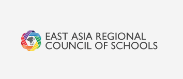 Logotipo del Consejo Regional de Escuelas de Asia Oriental